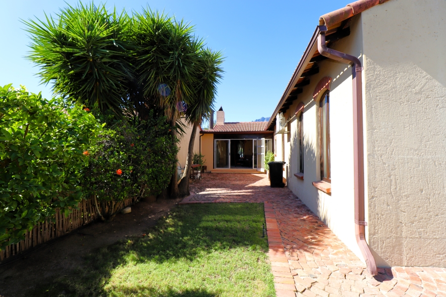 3 Bedroom Property for Sale in Ranzadale Western Cape